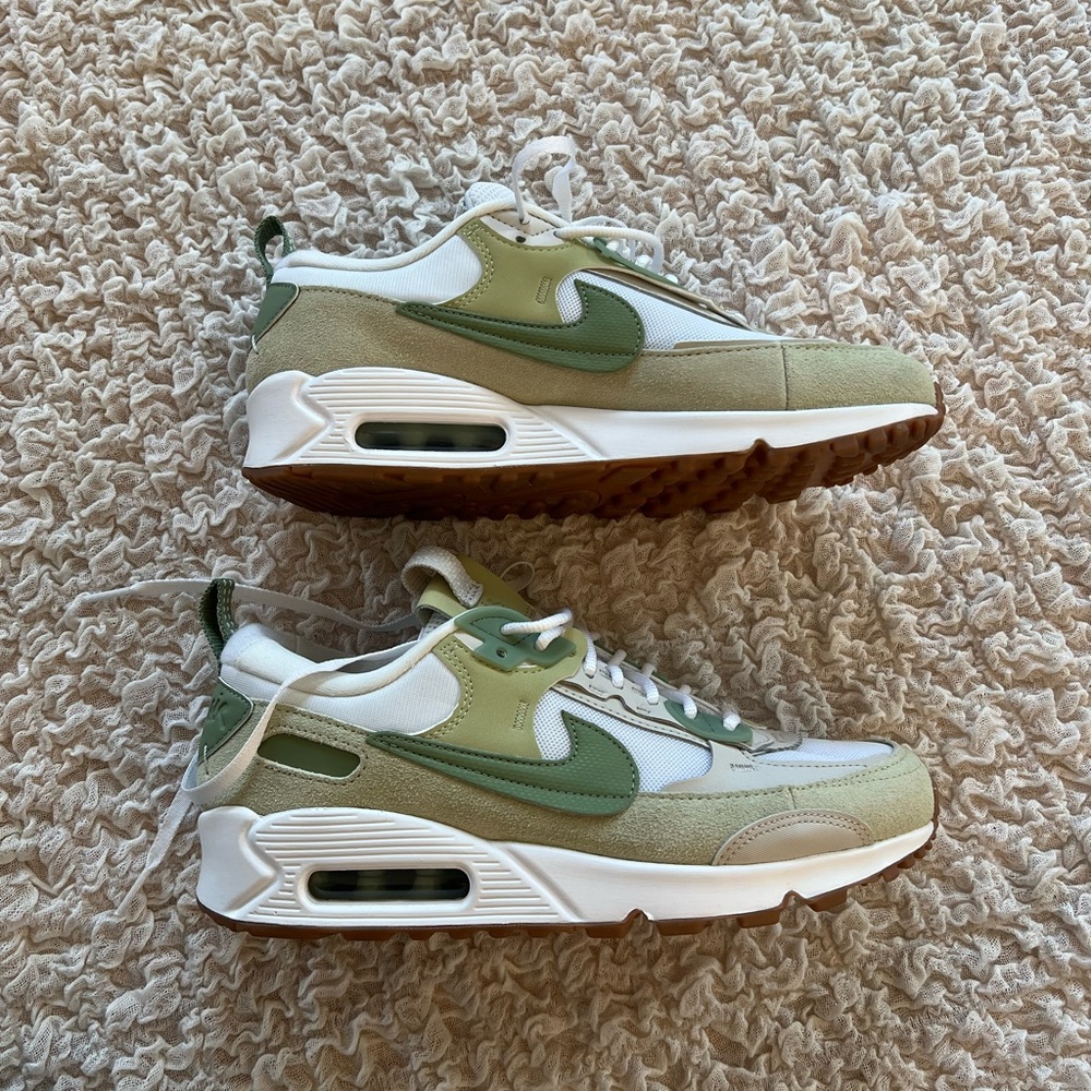 Women’s Nike air max 90 futura ‘white olive aura’